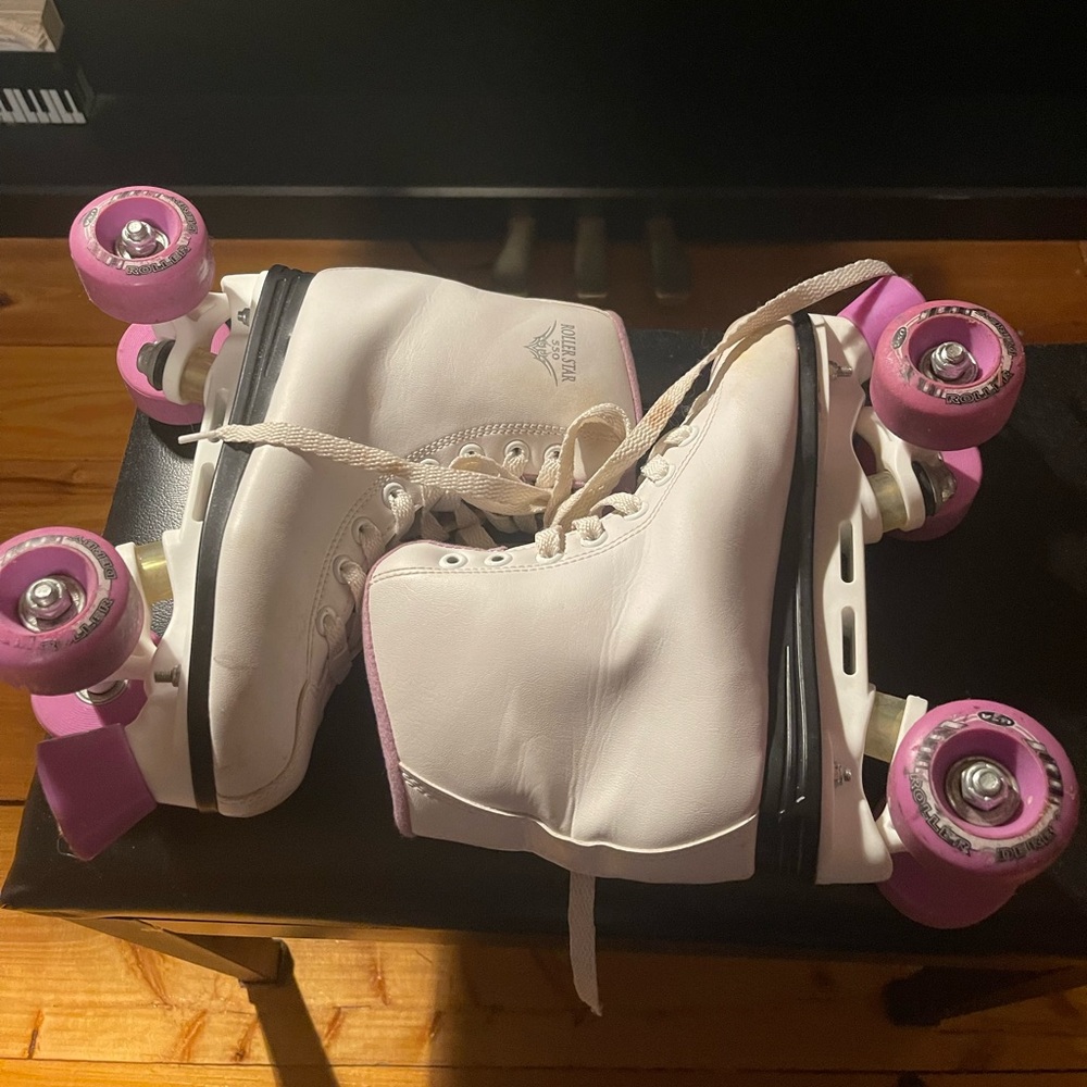 Women’s roller skates